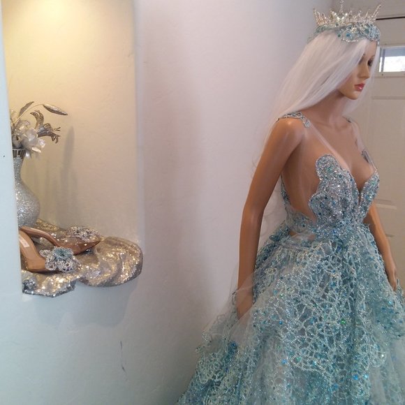 SAMPLE GOWN - "AMALI" Turquoise & Silver Medieval Goddess Wedding Ballgown Set - Picture 14 of 14